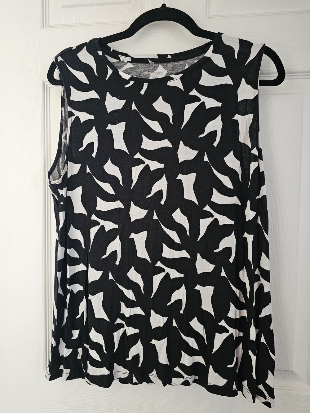 Nine West Soft Spun Black White Abstract Floral Sleeveless Tank Top - Size XL